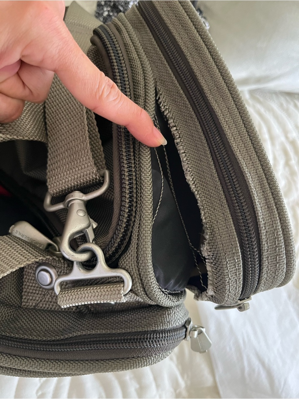 Briggs & Riley Olive Men's Travel Bag - Picture 6 of 11